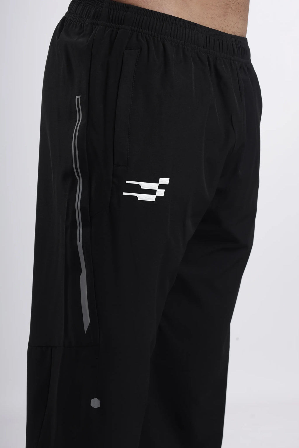 StrideX LightMotion Track Pant | Black