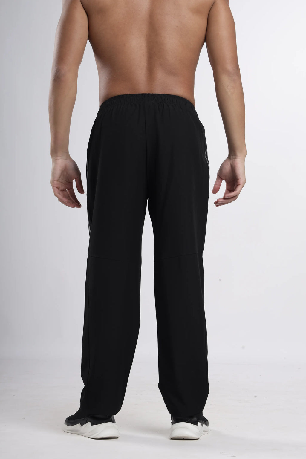 StrideX LightMotion Track Pant | Black