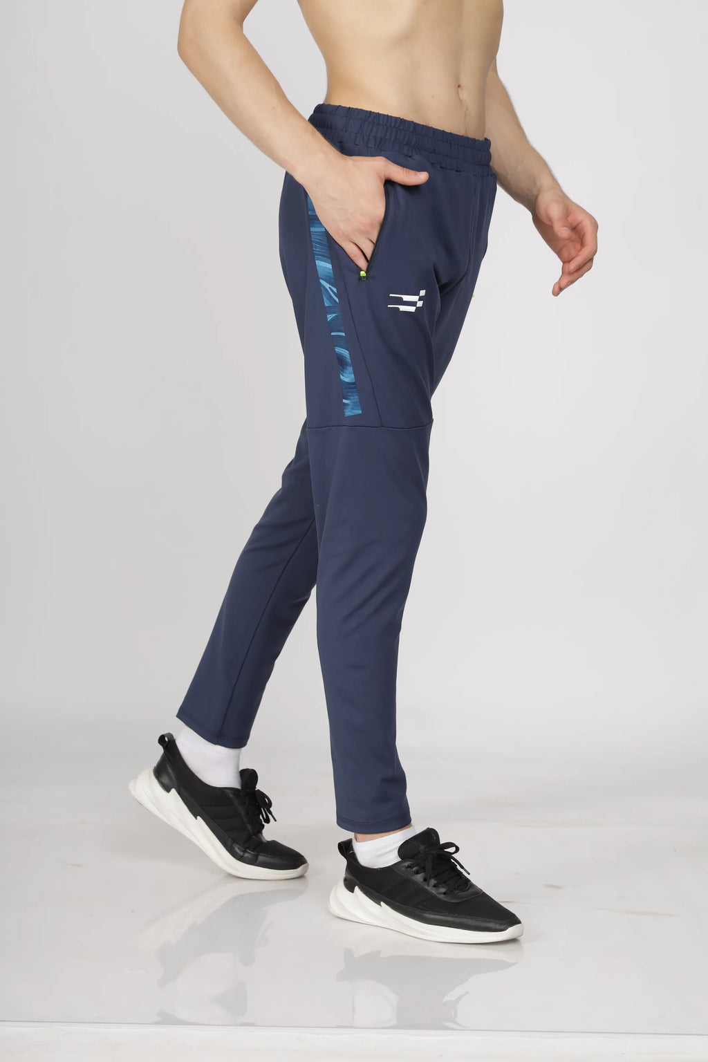 MAX-OUT PERFORMANCE TAPERED TRACK PANT | NAVY