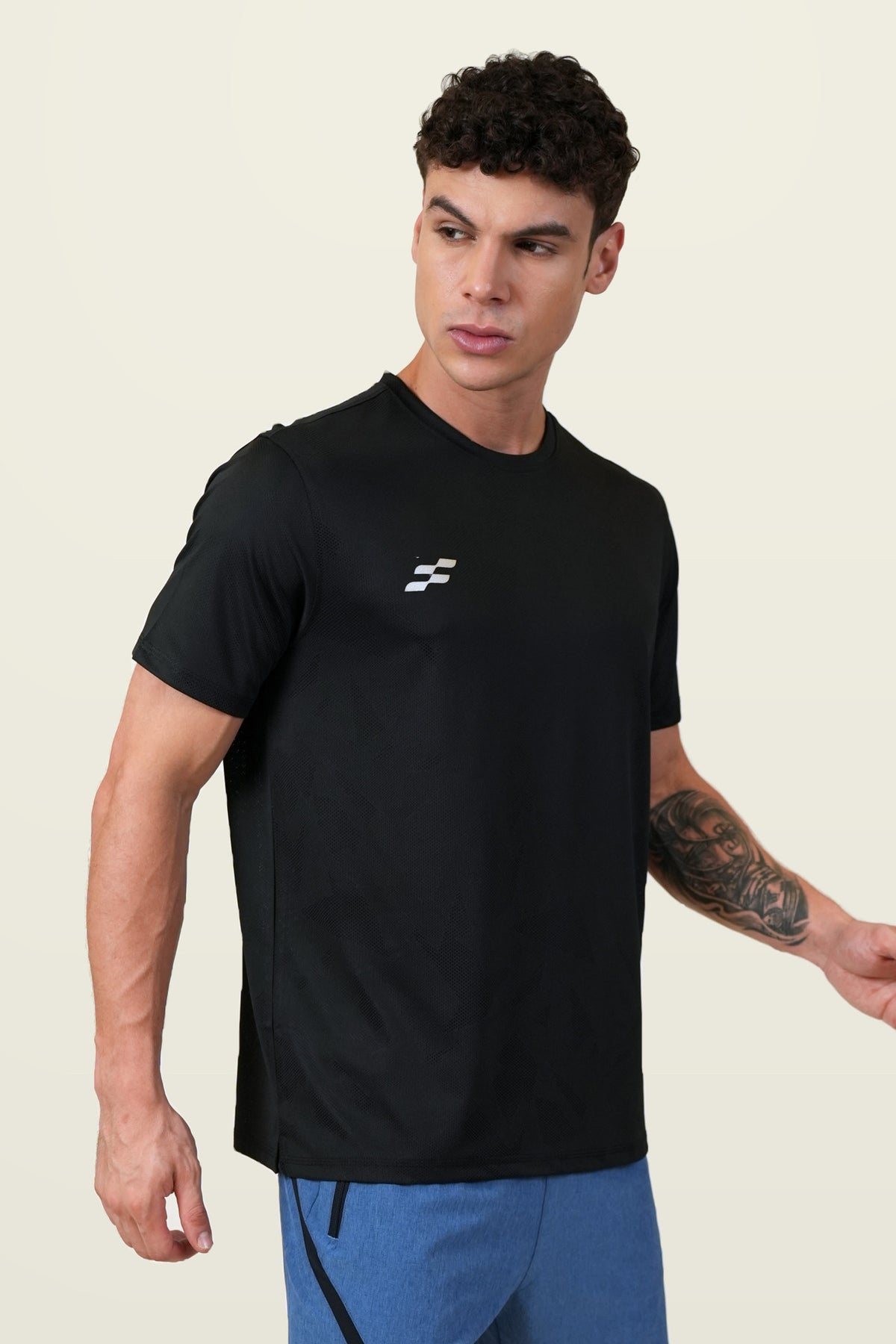 Fit-Gear Aero Mesh T-Shirt | Black – three-quarter