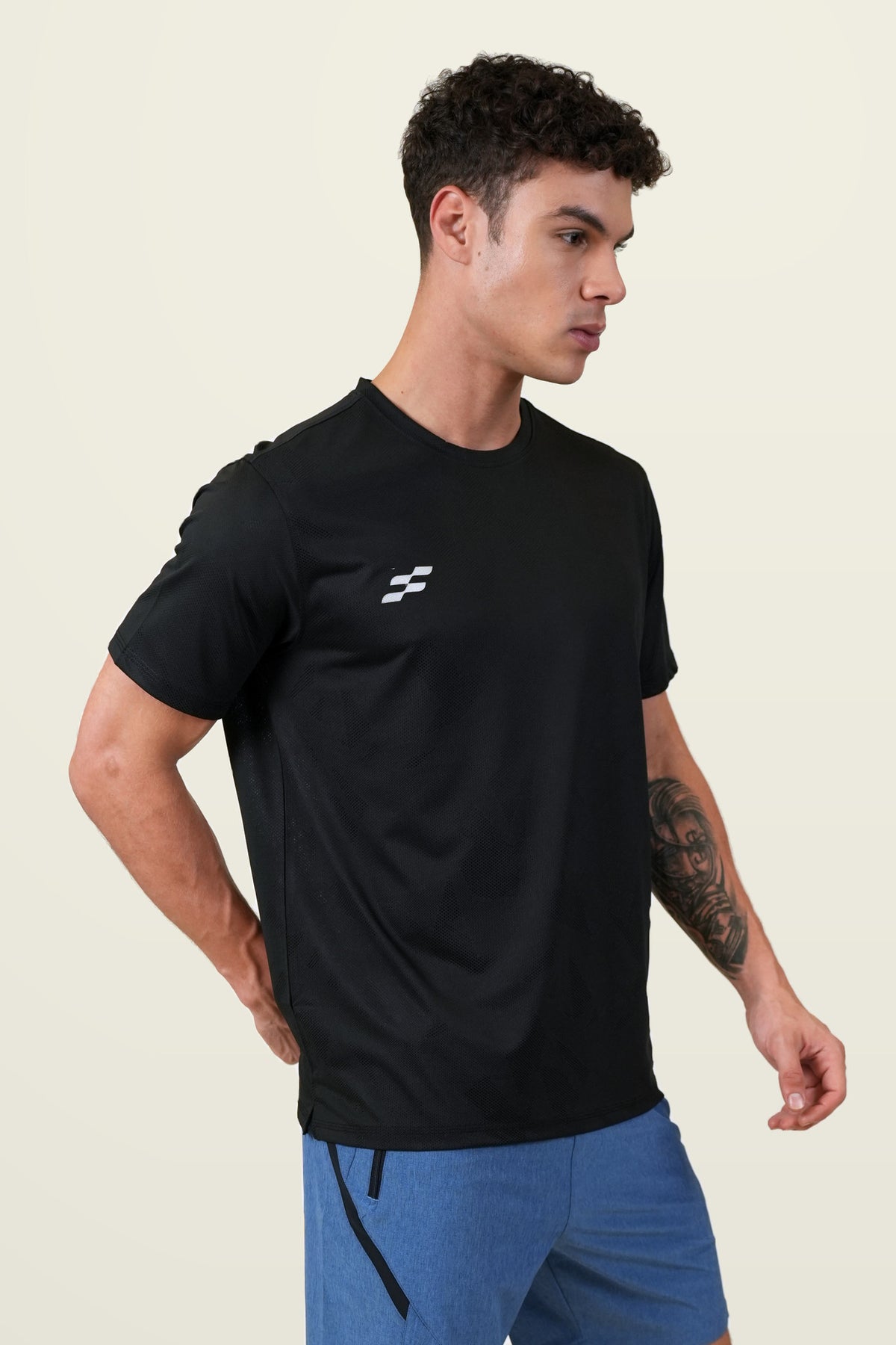 Fit-Gear Aero Mesh T-Shirt | Black – three-quarter