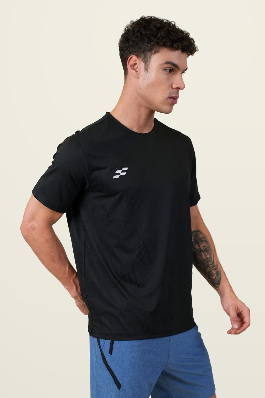 Fit-Gear Aero Mesh T-Shirt | Black – three-quarter