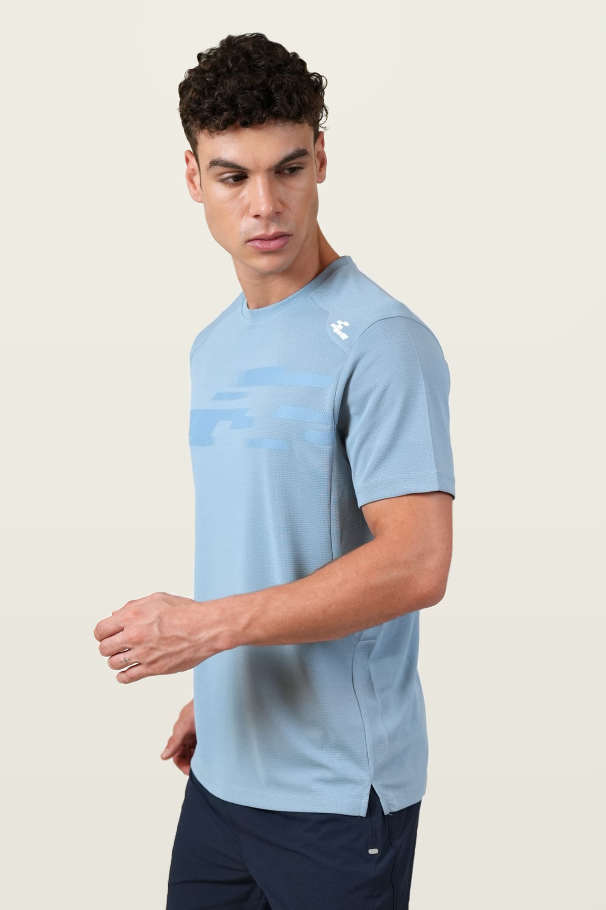 Fit-Gear Atomic Run T-Shirt | Winter Sky – three-quarter