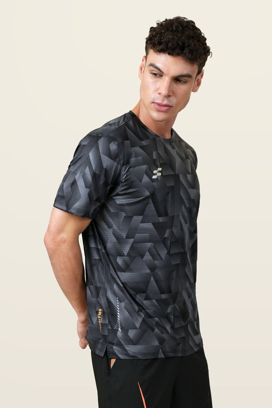 Fit-Gear Grid Force T-Shirt | Black – three-quarter