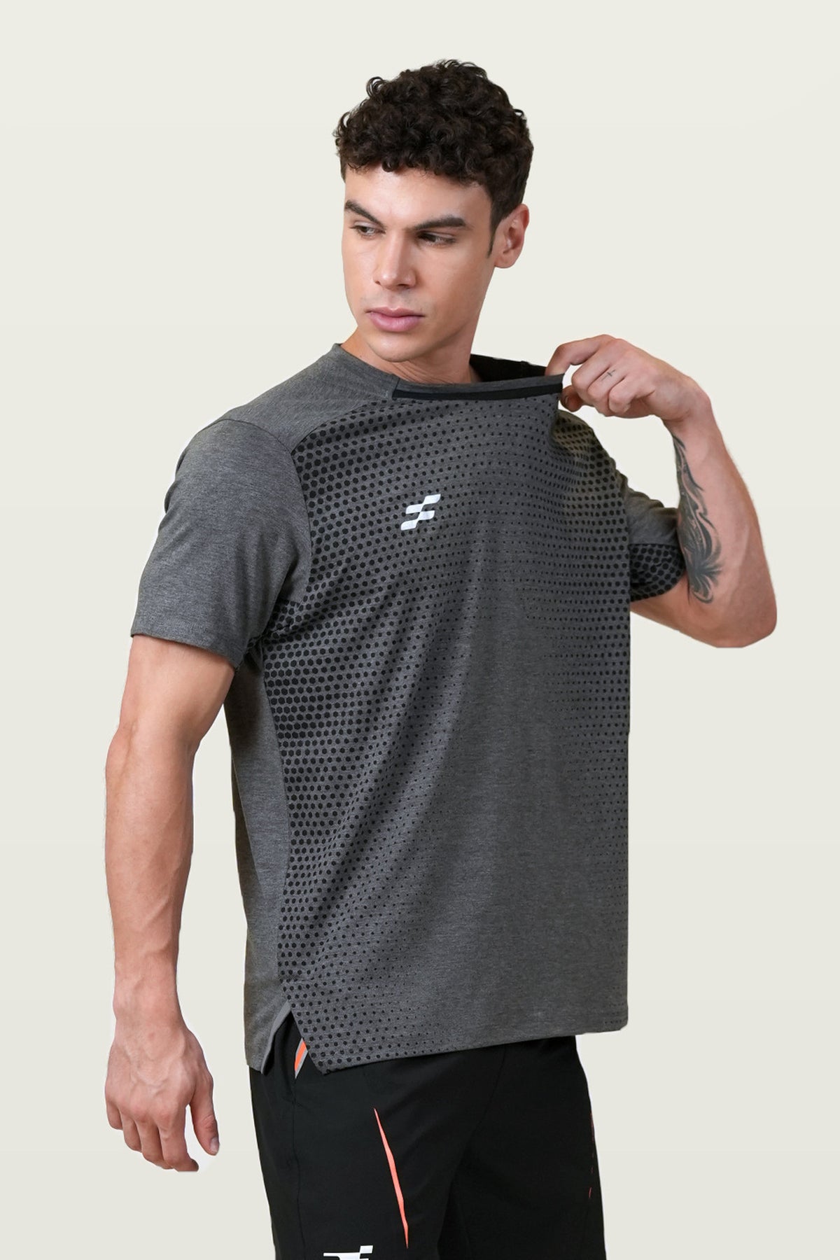Fit-Gear Pulse Flash T-Shirt | Dark Grey – three-quarter