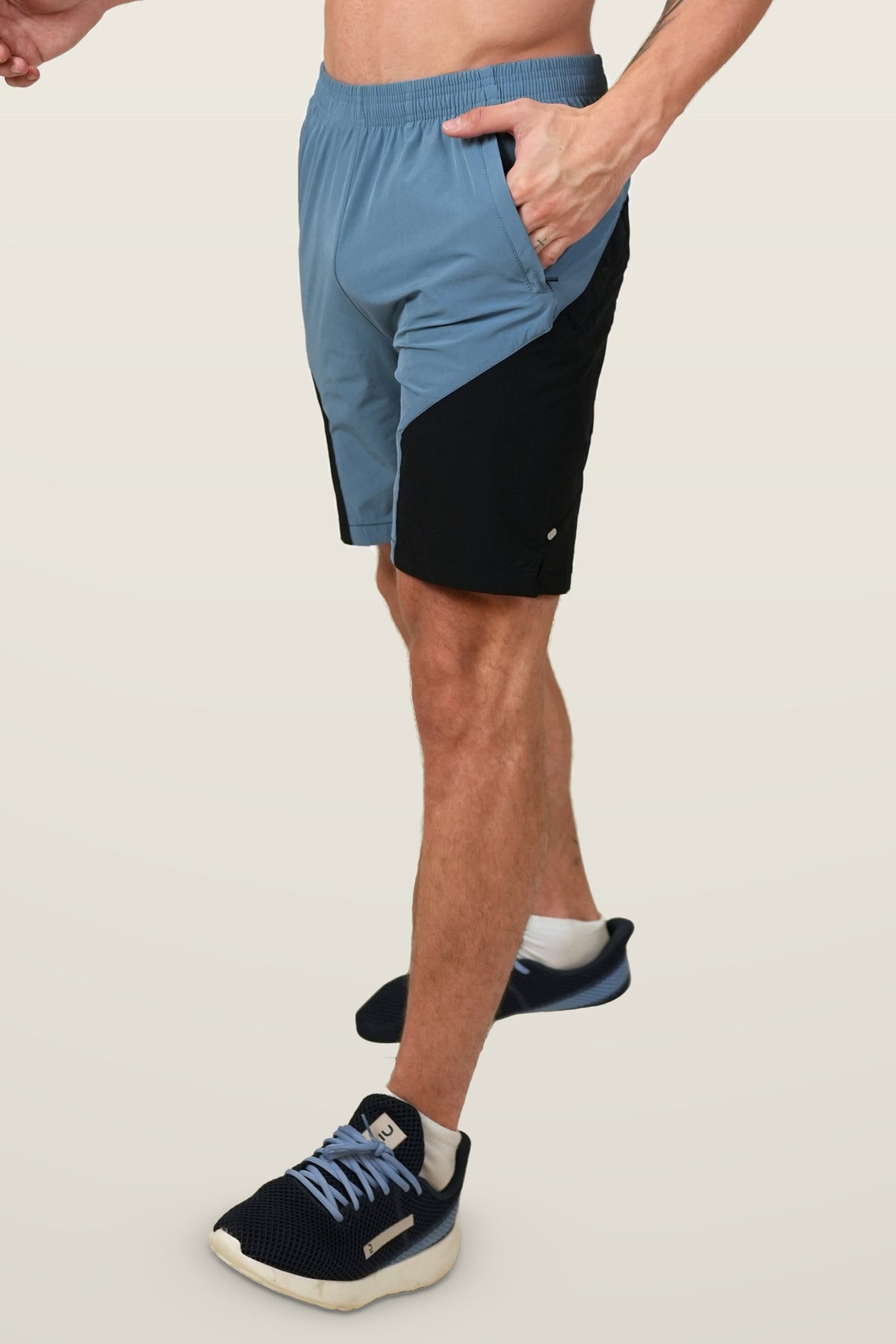 Pivot-Pro Performance Shorts | Grey/Black – three-quarter