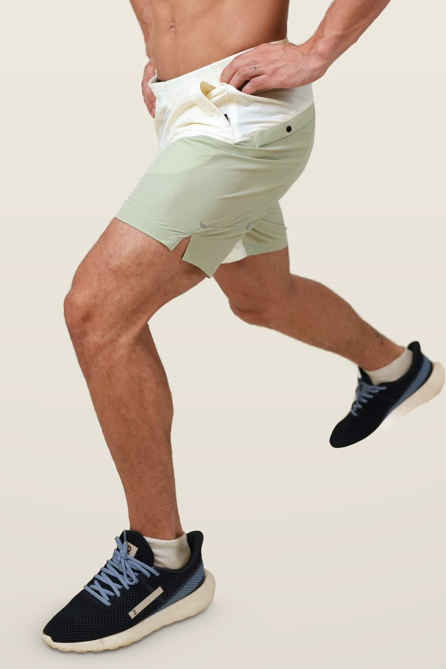 Pivot-Pro Performance Shorts | Ivory/Sage – three-quarter