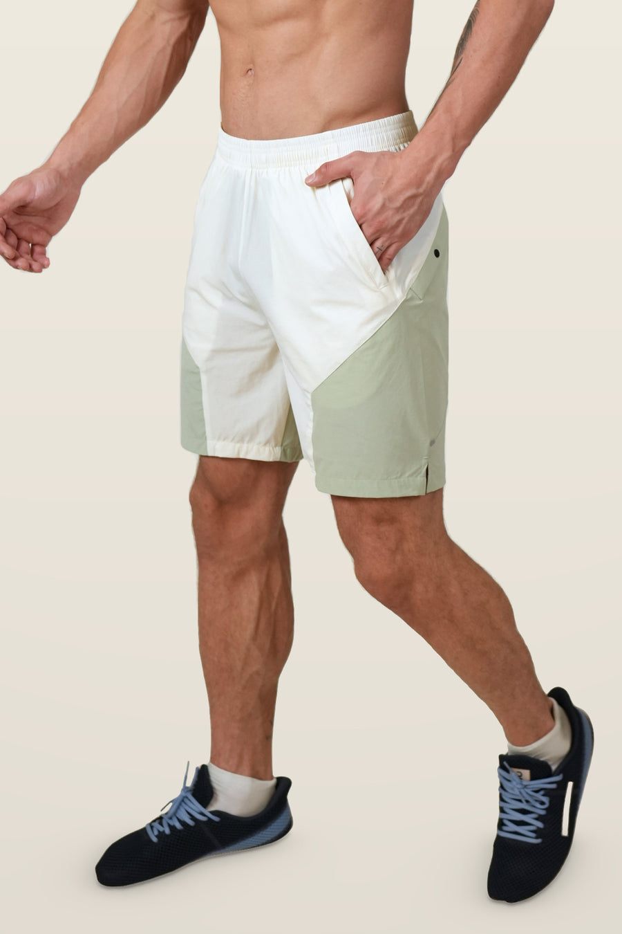 Pivot-Pro Performance Shorts | Ivory/Sage – three-quarter