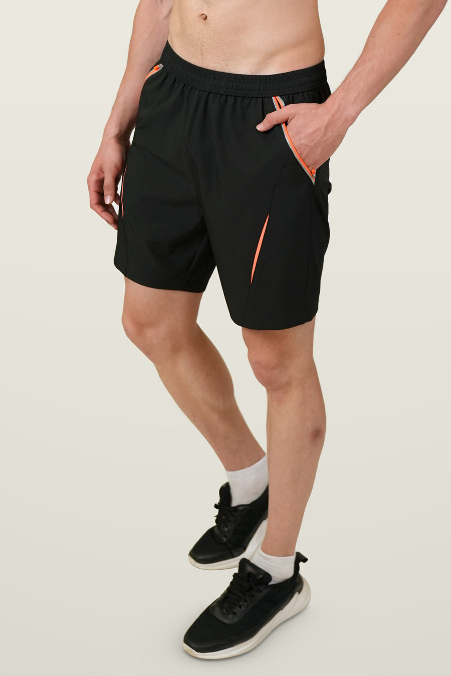 Quantum Performance Shorts | Black – front